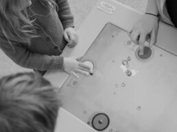 Interactive multiplayer games on multitouch screens