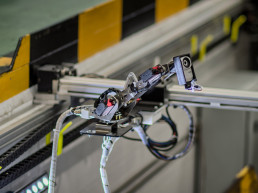 Vehicle technical inspection robot