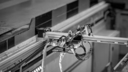 Vehicle technical inspection robot