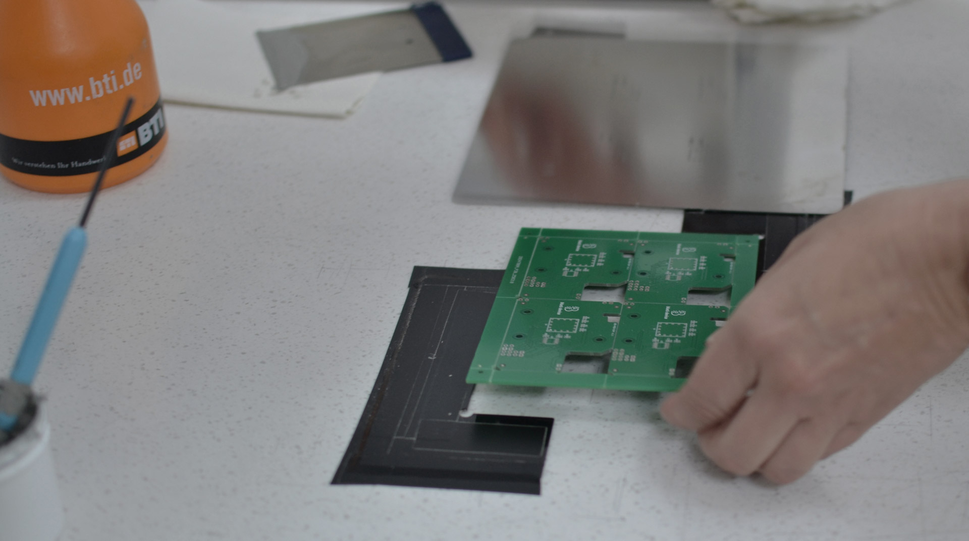 What's a SMT line and how it works?
